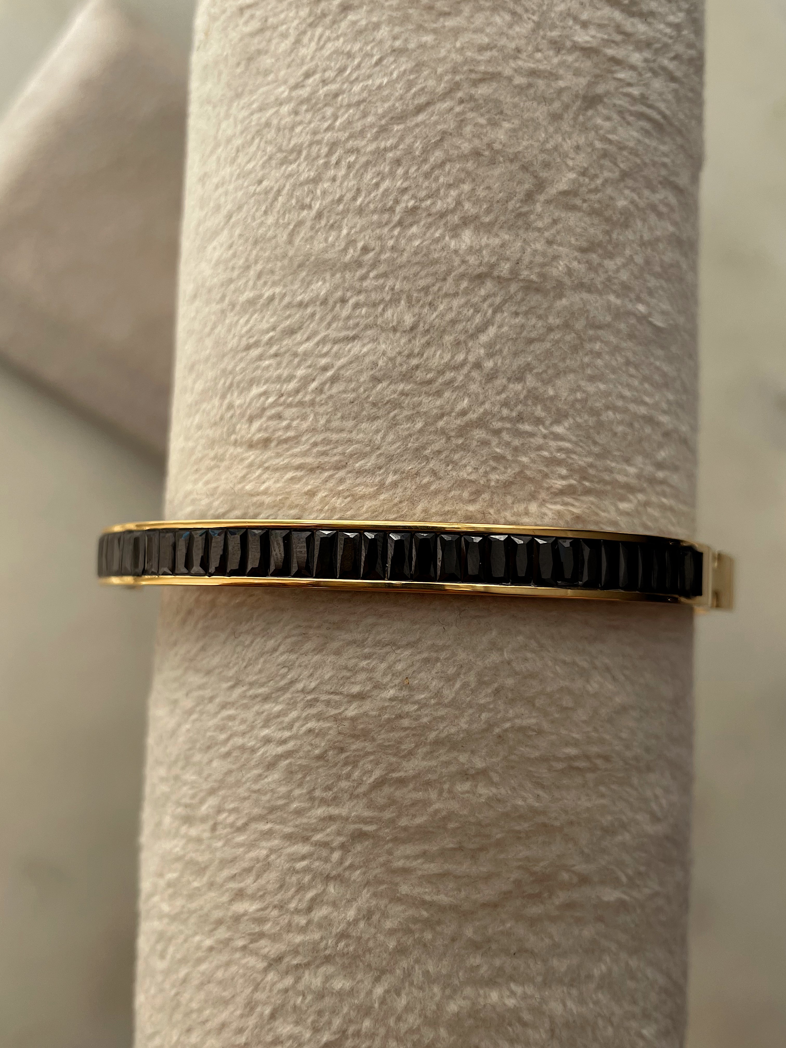 NORTH | Tarnish-Free | Gold Clear/Black/Emerald/Pink | Bangle