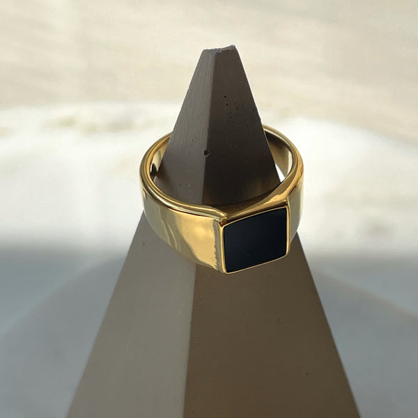 VERA | Tarnish Free | Gold and Black Chunky Signet | Ring