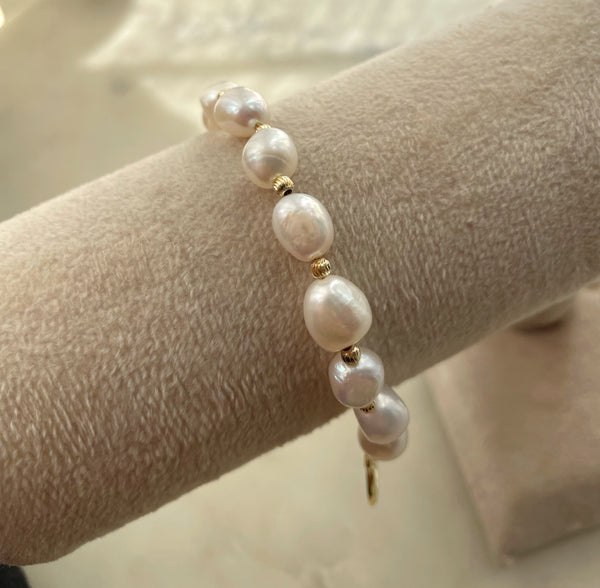 ST.CLOUD | Gold Freshwater Pearl | Toggle Bracelet