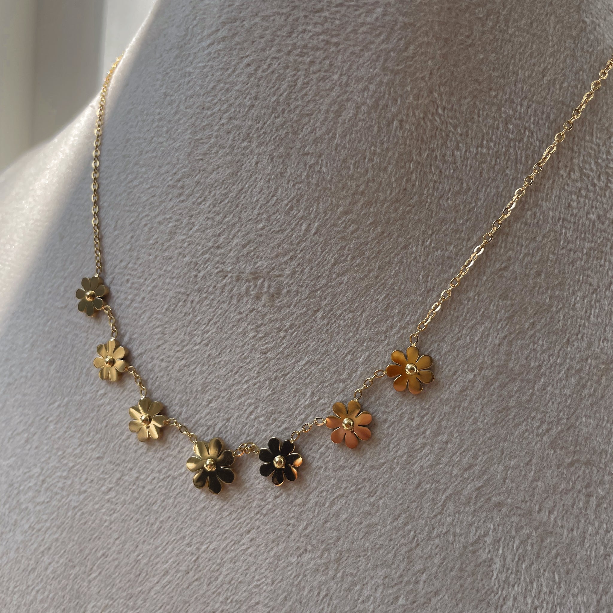 DAISY | Tarnish Free | Gold Flower | Necklace