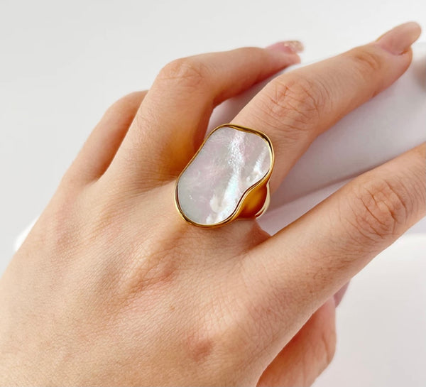 FEMMÉ | ZSxRizDhoda | Tarnish Free | Golden Pearl Chunky Oval Irregular Ring