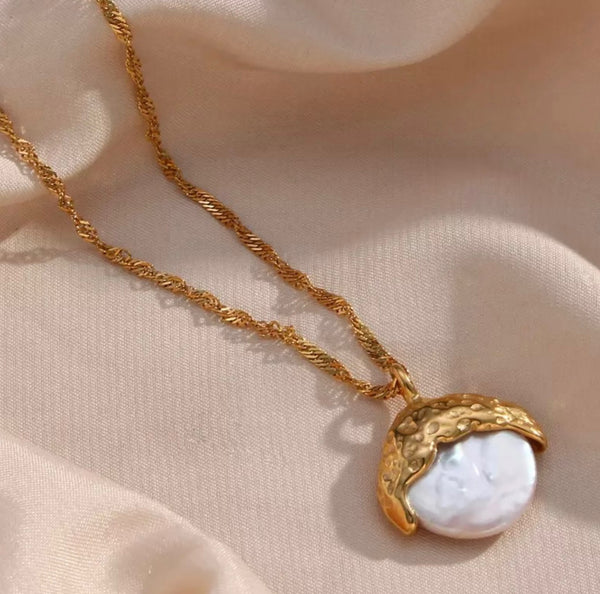 OPAL | Tarnish-Free | Gold Mesh and Pearl Pendant | Necklace