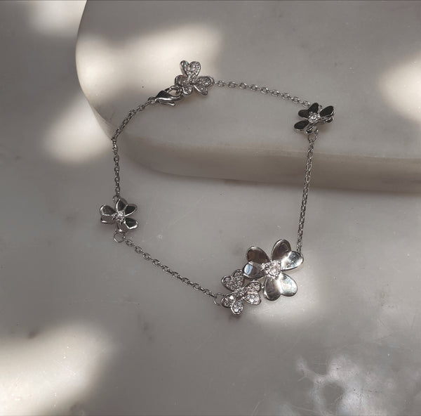 LE JARDINE I Cubic Zirconia Pavé Flower Jewel Encrusted | Bracelet