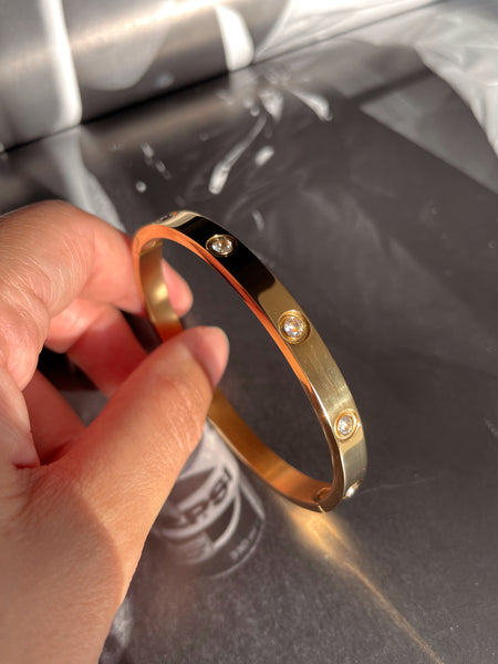 IT’S LUXURY BRACELETS | Tarnish Free | Stainless Steel | Bracelet (1 piece)