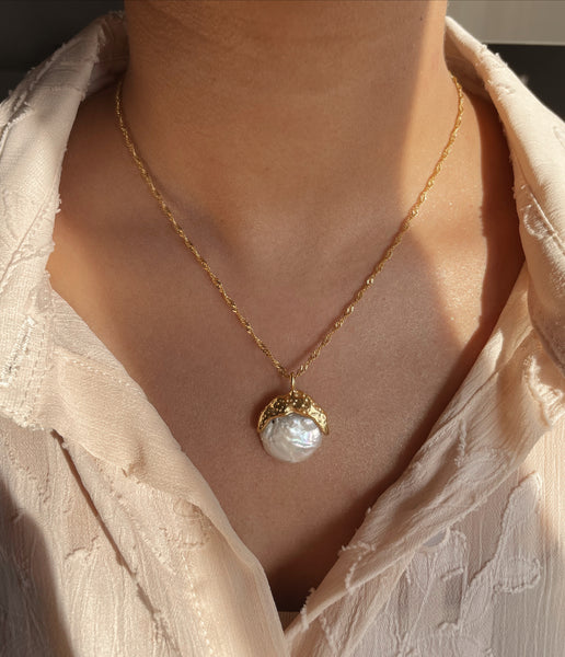 OPAL | Tarnish-Free | Gold Mesh and Pearl Pendant | Necklace