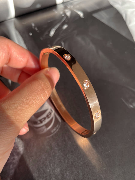 IT’S LUXURY BRACELETS | Tarnish Free | Stainless Steel | Bracelet (1 piece)