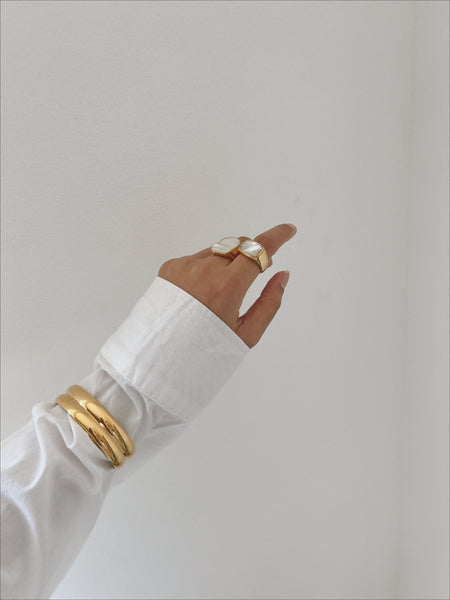 FÉLICIE | ZSxRizDhoda | Tarnish Free | Golden Pearl Chunky Rectangular Ring