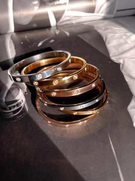 IT’S LUXURY BRACELETS | Tarnish Free | Stainless Steel | Bracelet (1 piece)