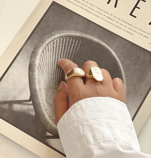 FÉLICIE | ZSxRizDhoda | Tarnish Free | Golden Pearl Chunky Rectangular Ring